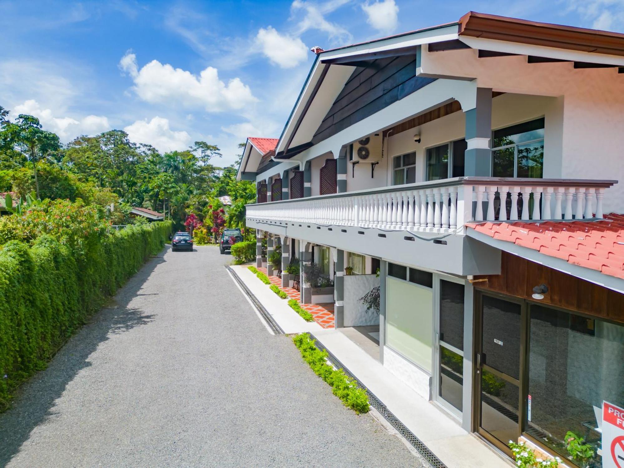 Hotel Sierra Arenal La Fortuna Exterior photo